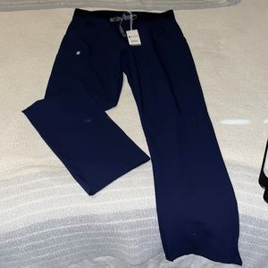 BRAND NEW Figs Kade Cargo Pants - TALL
